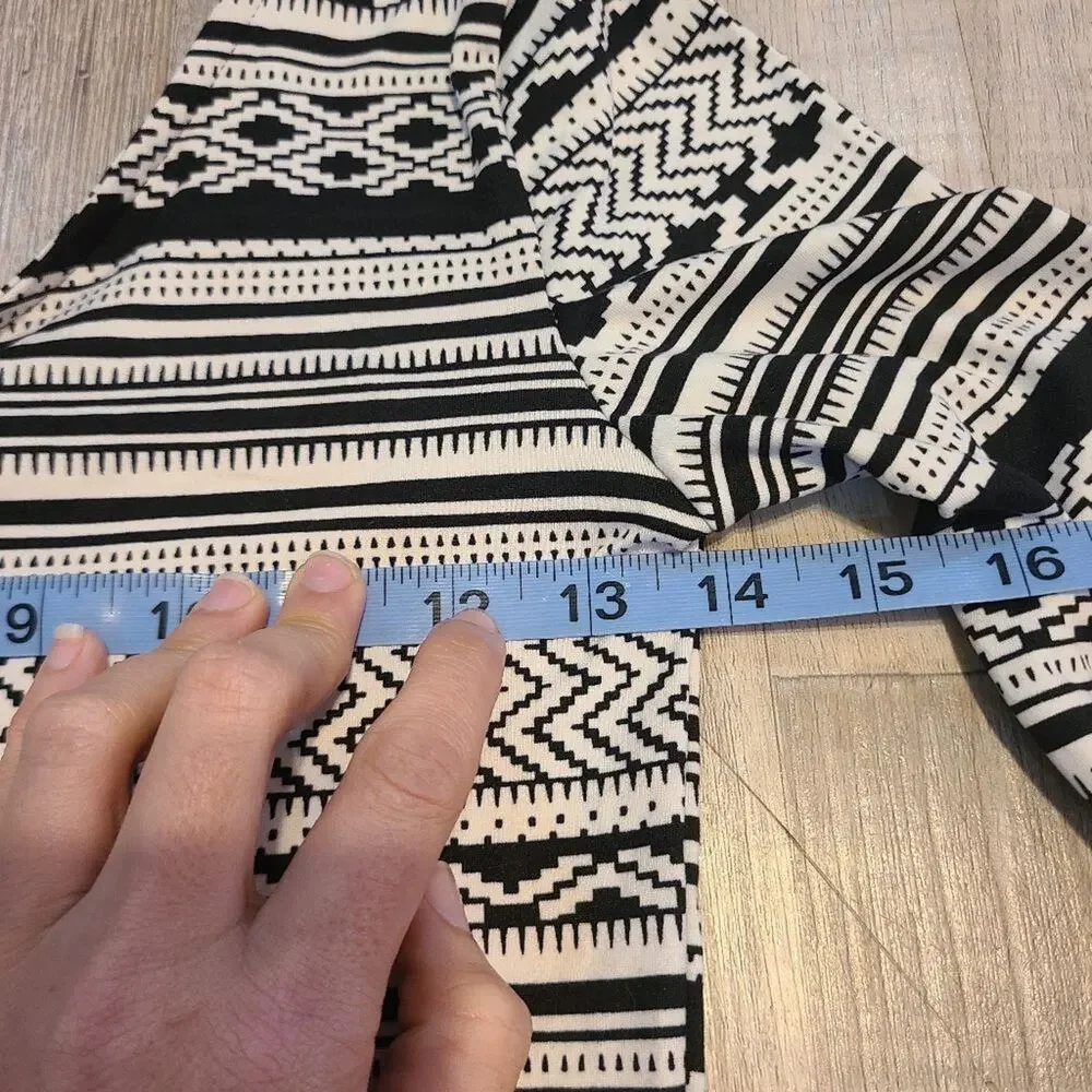 Capella large women's black and white aztec striped top new without tags